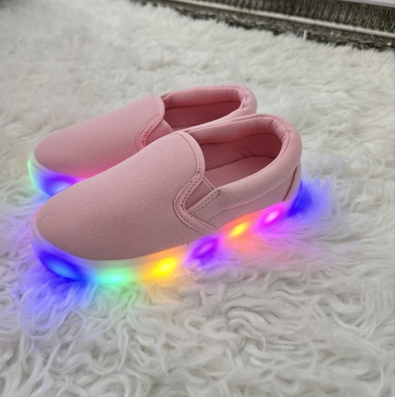 FabKids CANVAS LIGHT UP SLIP ON Sneakers. Rose Shadow. Size 12. New. - Picture 1 of 7